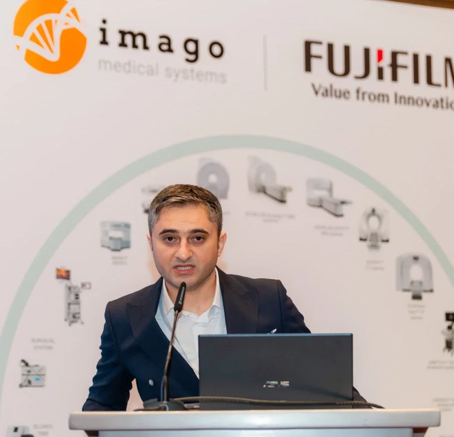 Radioloq Dr. Emil Yusif Imago Medical Systems və FUJIFILM tədbirində tribunada çıxış edir